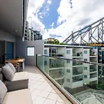 3 Bedrooms 2 Bathrooms Apartment W Parking & Pool