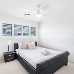 Spacious Comfy 4 Bedroom Home Near Sunnybank