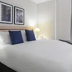 Oaks Brisbane Festival Suites