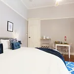 99 Kirkland Bed & Breakfast