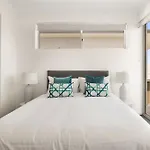 Spacious Apartment With Generous Entertaining