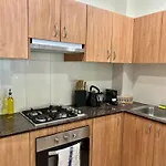 2-Bed Unit With Large Backyard, Bbq & Parking