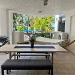 2-Bed Unit With Large Backyard, Bbq & Parking
