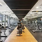 Sophisticated 2-Bed With Pool & Gym