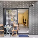 3Bd Townhouse Close To Shops, Transport With Carpark