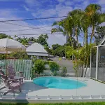 Springhill Retreat - Inner-City, Pool + Sauna