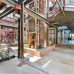 Spacious 1 Bedroom Apartment In Teneriffe Brisbane