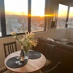 Riverview Cbd Apartment Level 22