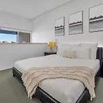 Entire 2 Bedroom Penthouse With Carpark