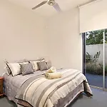 Lambert House, City Luxury, Sleeps 15