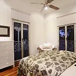 Lambert House, City Luxury, Sleeps 15