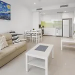 Beautiful Unit With Gym And Pool Near Museums