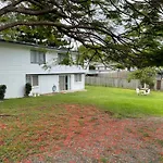 Comfortable Holiday Home Bne