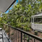 Spacious Room Ideal For Biz And Leisure