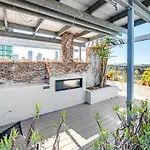 Lovely 2 Bedroom Executive Apartment