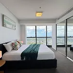 Luxury Meriton Suites Retreat