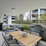 Large Resort Apartment In The Heart Of Brisbane