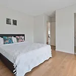 5Beds Luxu Home With Pool And Ac Conveniently Located