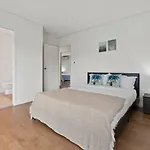 5Beds Luxu Home With Pool And Ac Conveniently Located