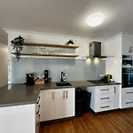 Central, Leafy & Modern 3-Bedroom Apartment