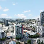 Stunning Mountain Views & Brisbane\'S Best Location