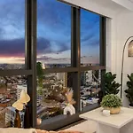 Plush Indulgence At Meriton Adelaide St
