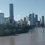 Sky High Apartment In Brisbane Skytower