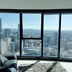 Sky High Apartment In Brisbane Skytower