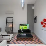 Modern 2Br 2Ba Apartment With Parking In South Brisbane