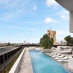 Luxury 1Br In Queens Wharf