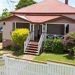 99 Kirkland Bed & Breakfast