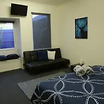 Bluetongue Backpackers