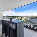 Au1 - Aurora Skyscraper Cbd For Business Or Pleasure