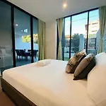 Large Space 2 Bed Apt Near Brisbane Airport
