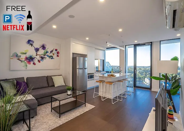 Modern Central 2 Bed Carpark Wifi Netflix Pool Gym