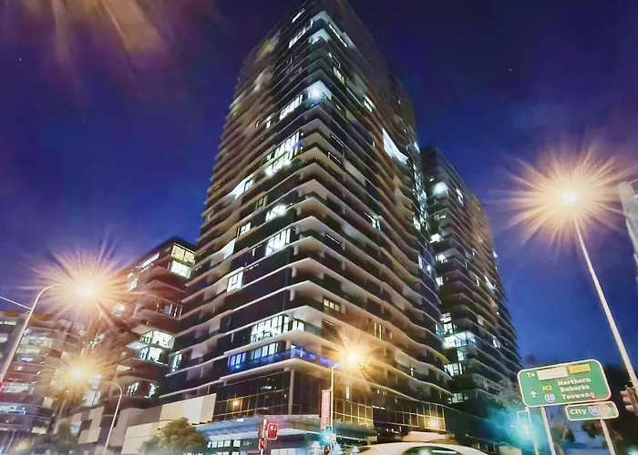 Inner-City Free Parking Indoor Great Location&Pool&Sauna Apartment