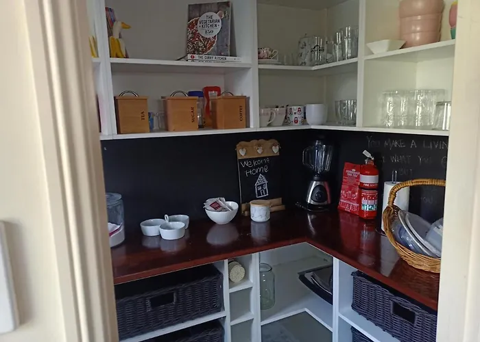 Tingalpa Townhouse Treat