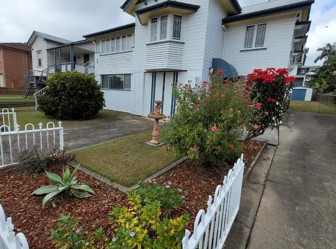 Spacious Home Close To Cbd And Airport