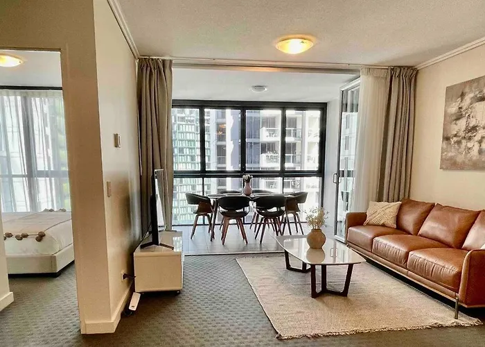 Luxury City Center King Bed Apartment And Study