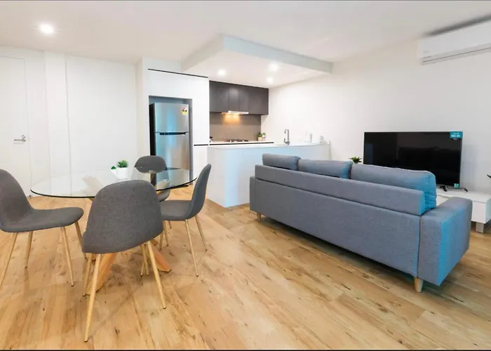 South Brisbane 2 Bed 2 Bath With Parking