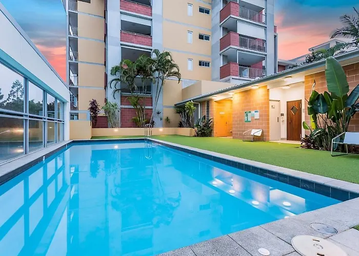 2-Bed Near Brisbane Cbd With Pool Sauna & Bbq