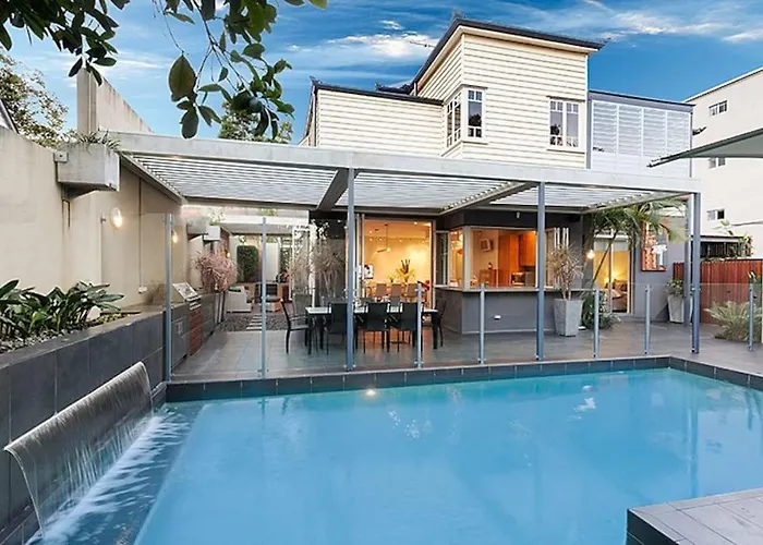 Lambert House, City Luxury, Sleeps 15
