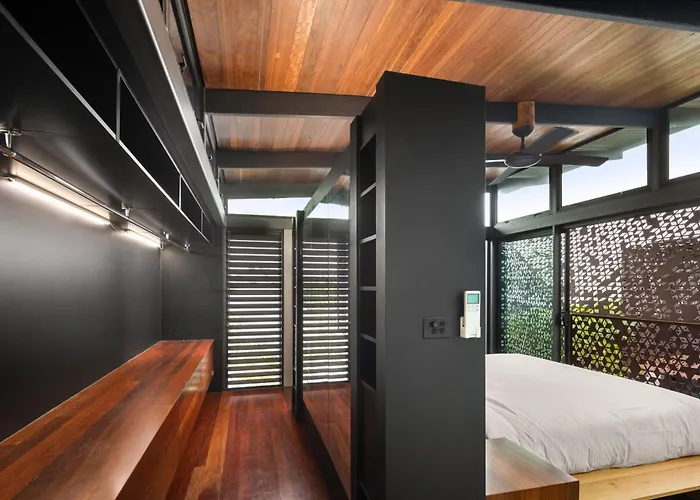 Inner City Haven Enviro-Luxury - With Free Parking