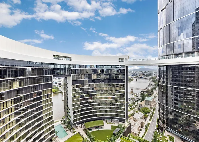 Sky Living & River Views In Queens Wharf Residences