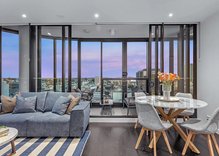 City Views 2Br Apt With Infinity Pool, Gym And Parking