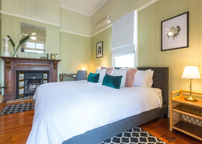 99 Kirkland Bed & Breakfast