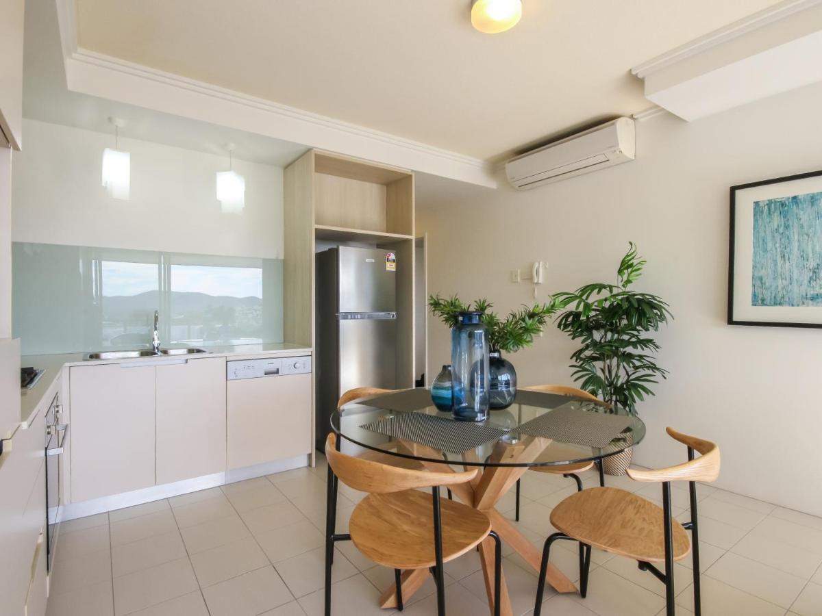 Urban Edge By Urban Rest Apartment *