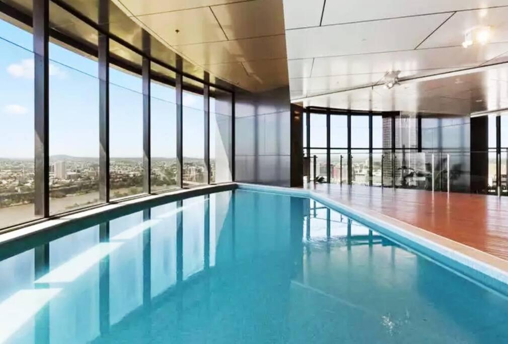 Apartamento Centre With Glorious Views & Pool *