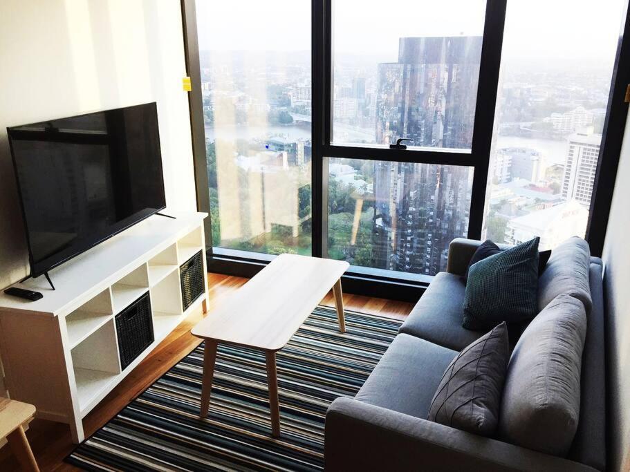 Centre With Glorious Views & Pool *