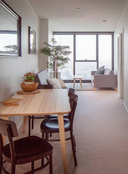 Spectacular City Views; Pool And Free Parking Apartment